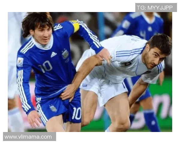 足球场上的魅力英俊球星帅哥壁纸合集，尽显球场风采与个性魅力